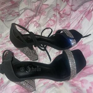 Women’s Sparkly wrap around black heel